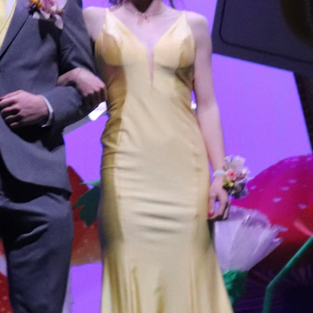 Amelia Couture size 2, yellow formal dress